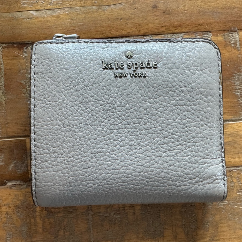 Kate Spade Gray Leather Wallet pebble